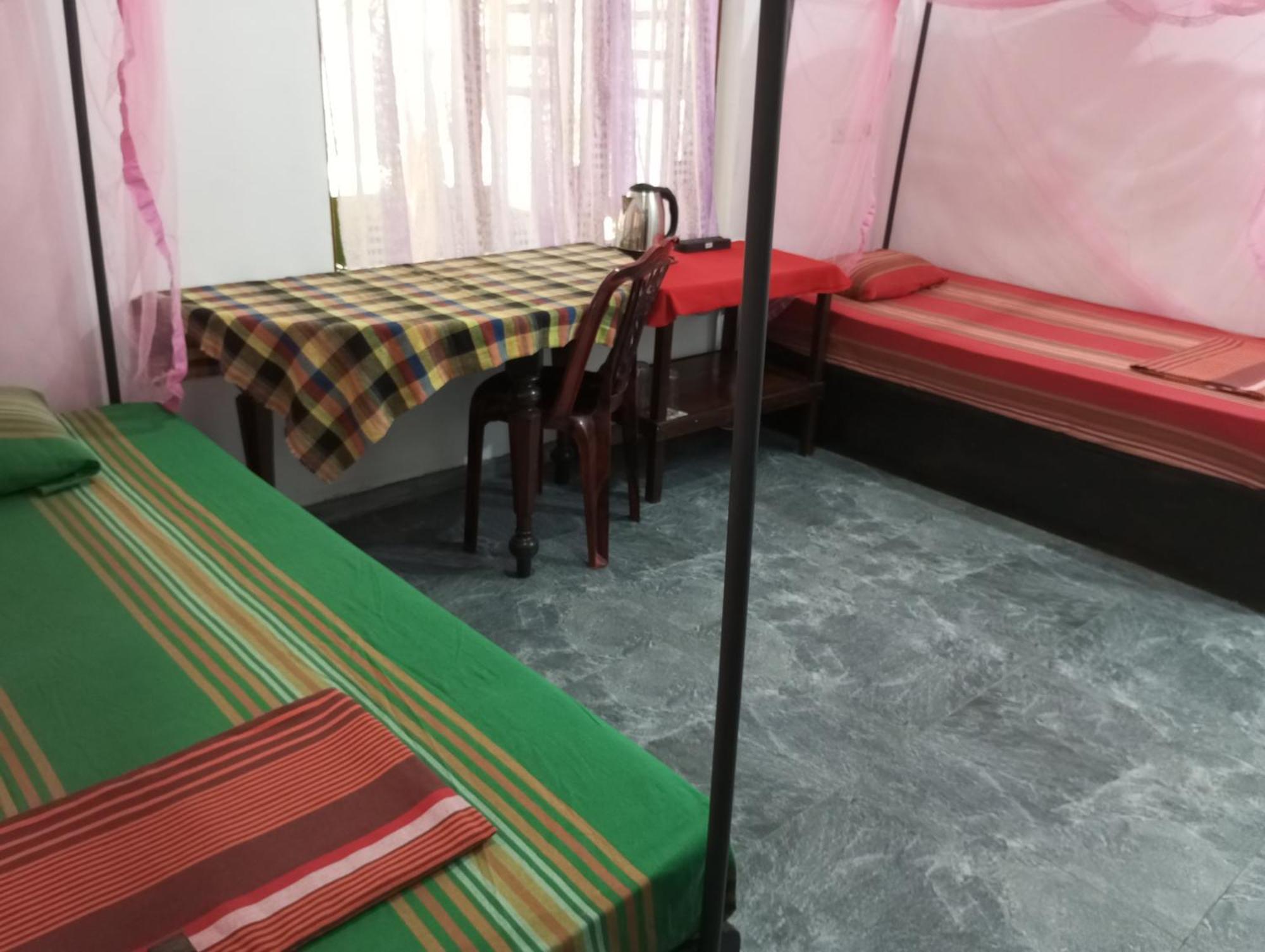 Dreams Garden Surf Lodge Midigama Room photo